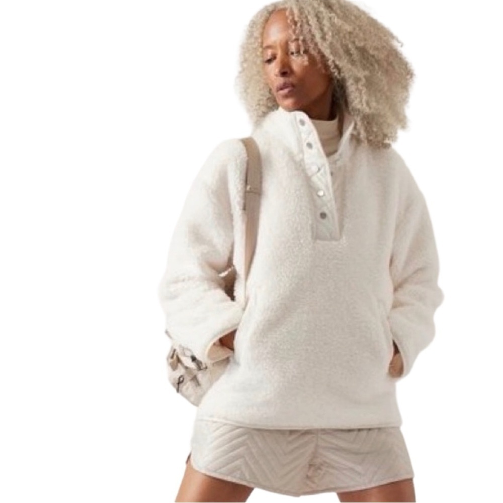 Athleta cozy Sherpa  Cream Pullover Fleece quarter snaps